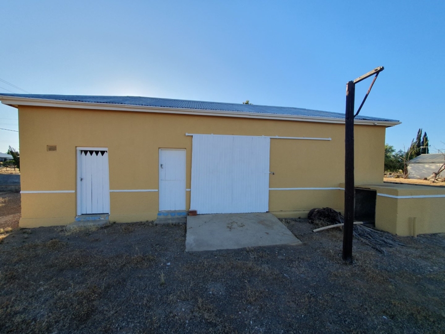 4 Bedroom Property for Sale in Loeriesfontein Northern Cape